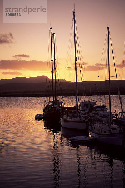 Yachten bei Sonnenuntergang  Caleta de Fustes  Fuerteventura  Kanarische Inseln  Spanien  Europa