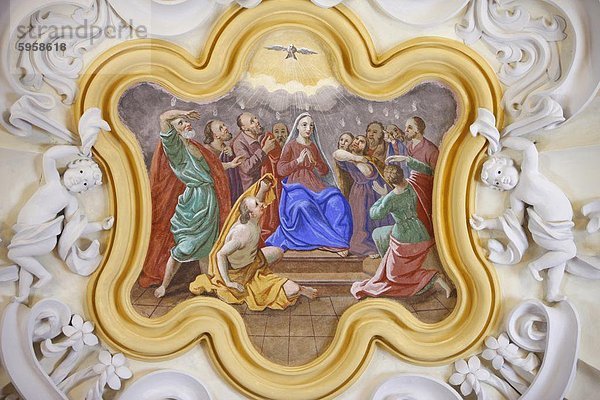 Jungfrau und des Heiligen Geistes in der Kirche Saint-Nicolas de Veroce  Haute-Savoie  Frankreich  Europa