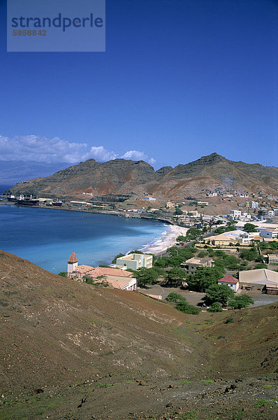 Die Bucht und Stadt von Mondelo Insel Sao Vicente  Kap Verde Inseln  Atlantik  Afrika
