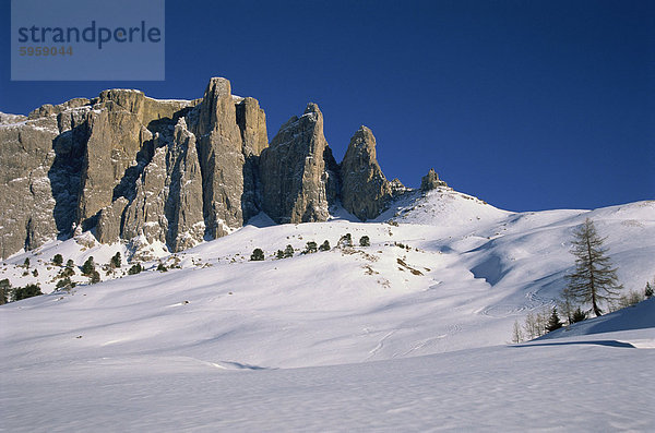 Berge in den Passo Sella in der Nähe von Skigebiet Gröden im Fassatal in den Dolomiten  Italien  Europa