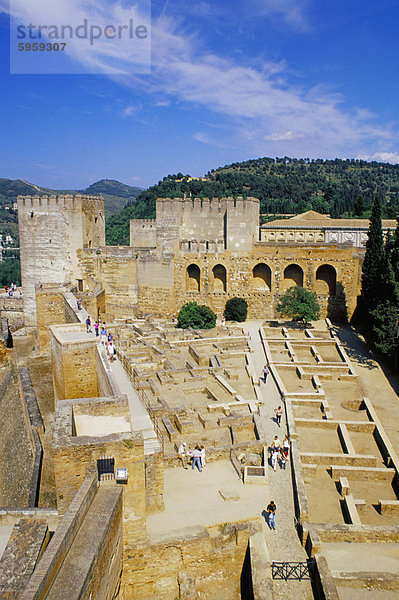Blick auf das Barrio Castrense  Alcazaba  Alhambra  UNESCO Weltkulturerbe  Granada  Andalusien (Andalusien)  Spanien  Europa