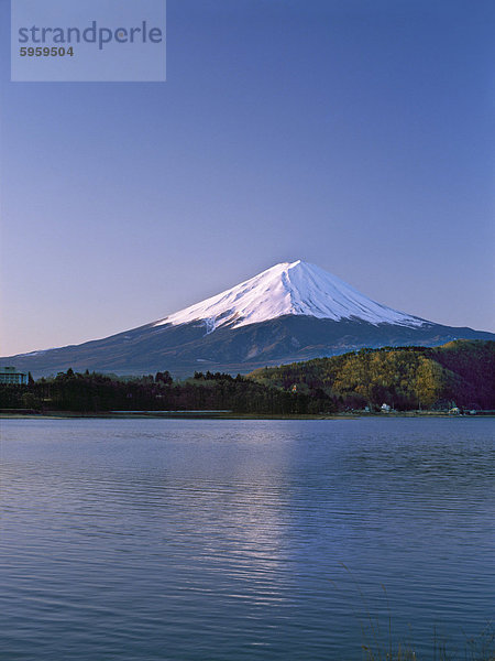 Sonnenaufgang am Mount Fuji von Kawaguchi-See  Yamanashi-Präfektur  Japan  Asien