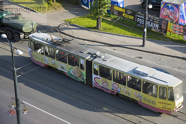 Erhöhte Ansicht einer Straßenbahn  Kaliningrad (Königsberg)  Russland  Europa