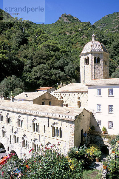 Benediktiner Abtei von San Fruttuosa  Landzunge von Portofino  Ligurien  Italien  Europa