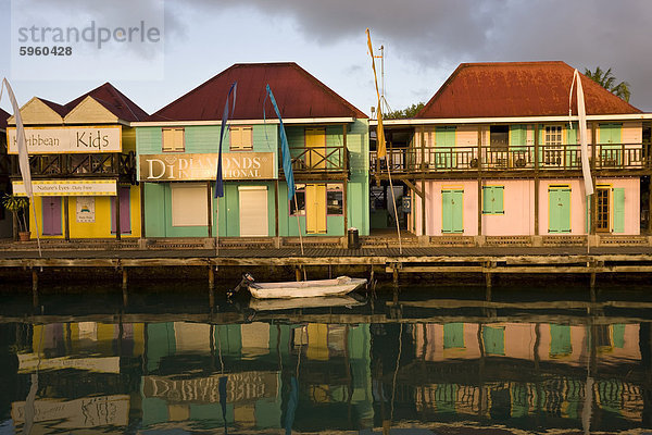 Erbe Quay Einkaufsviertel in St. John's  Antigua  Leeward-Inseln  West Indies  Caribbean  Mittelamerika