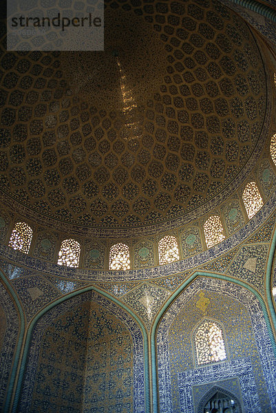 Innenraum des Sheikh Lotfallah Moschee gebaut zwischen 1602 und 1619  Isfahan  Iran  Naher Osten