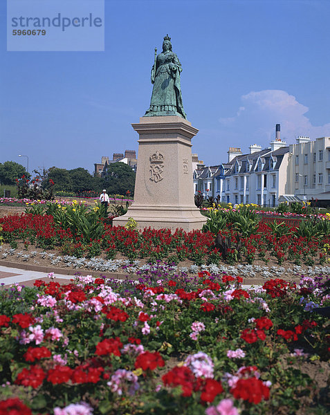 Statue von Königin Victoria in Victoria Park  Jersey  Kanalinseln  Großbritannien  Europa