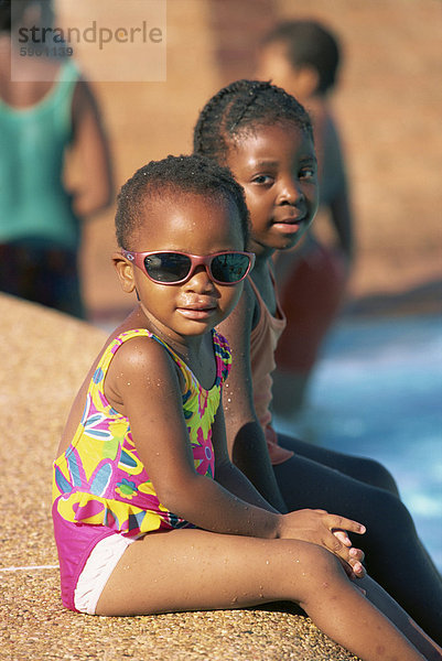 Kinder an der Marine Parade  Durban  Südafrika  Afrika