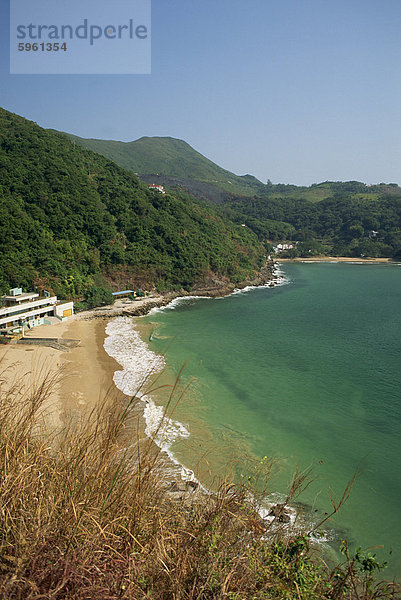 Küste und Strand von Clearwater Bay in den New Territories  Hong Kong  China Asien