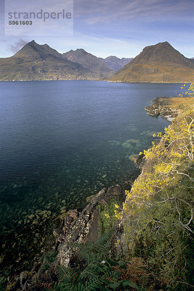 Loch Scavaig und Black Cuillins die Distanz  Isle Of Skye  Innere Hebriden  Schottland  Vereinigtes Königreich  Europa