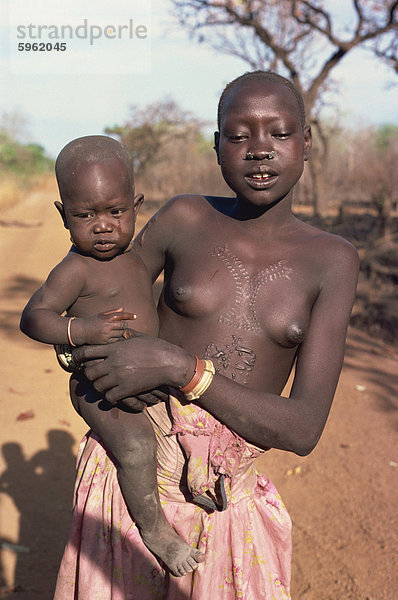 Azende Mädchen und Baby  Sudan  Afrika