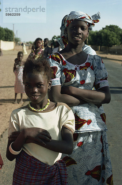 Dorfbewohner in der Nähe von Lougga im Norden  Senegal  Westafrika  Afrika