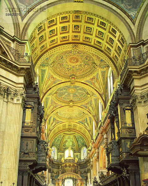 Innenraum der St. Pauls Cathedral  London  England  Großbritannien  Europa
