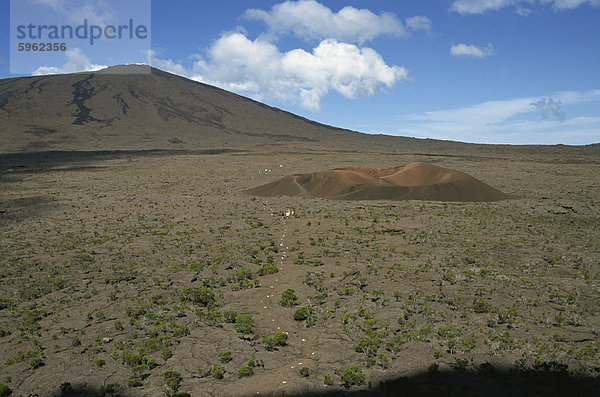 Äußere Krater und die kleinen Schlacken Kone  Formica Leo  Piton De La Fournaise  Reunion  Afrika