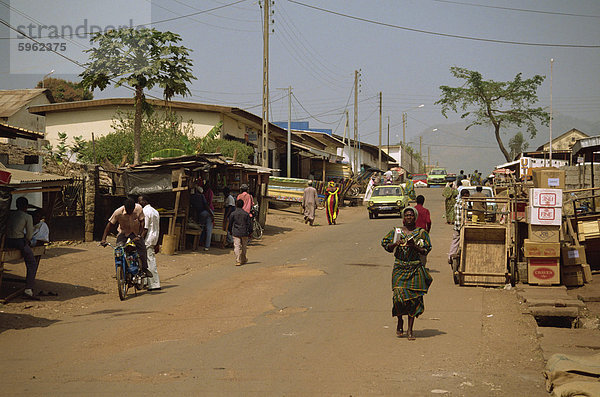 Straßenszene  Mann  Elfenbeinküste  Westafrika  Afrika