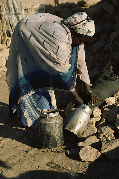 Sammeln von Wasser  Somaliland  Afrika