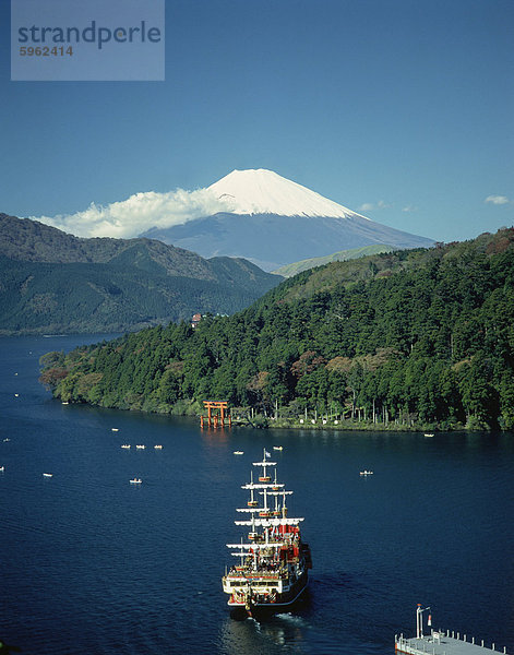 Mount Fuji  Lake Schilfrohrs  Hakone  Japan  Asien