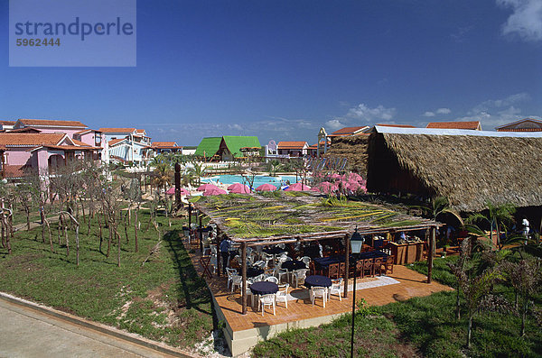 Restaurant am Pool  Hotel Jardines de Los Cocos  Cayo Coco  Kuba  Westindische Inseln  Mittelamerika