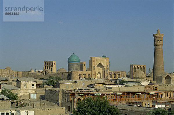 Ansicht der alten Stadt von der Rückseite des Herrschers Fort  Bukhara  Uzbekistan  Zentral-Asien  Asien