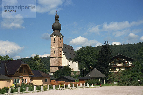 St. Leonhard Kirche  in der Nähe von Brodig  nahe Salzburg  Österreich  Europa