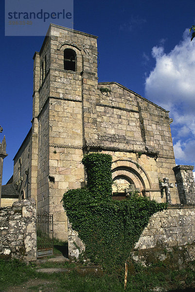 Santiago-Kirche auf dem Camino  Barbadelo  in der Nähe von Sarria  Lugo  Galizien  Spanien  Europa