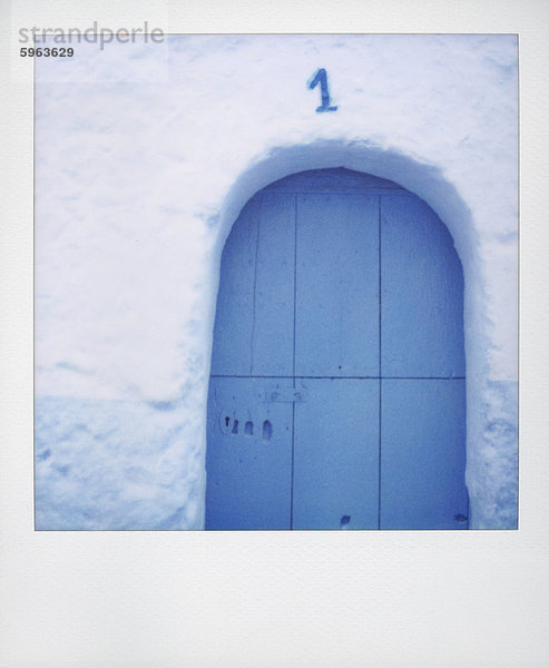 Nordafrika Wand Tradition Tür blau streichen streicht streichend anstreichen anstreichend Afrika Marokko Polaroid