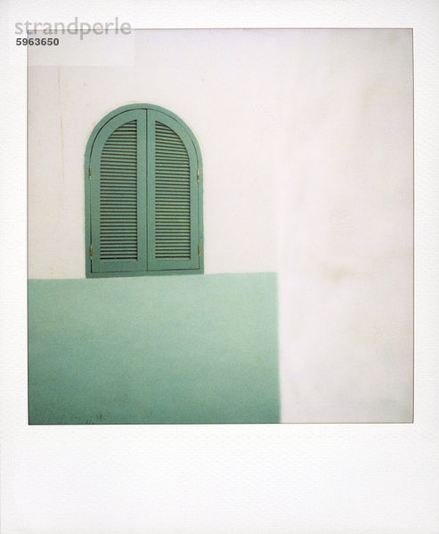 Nordafrika Fenster Wand grün streichen streicht streichend anstreichen anstreichend gekalkt Jalousie Afrika Marokko Polaroid