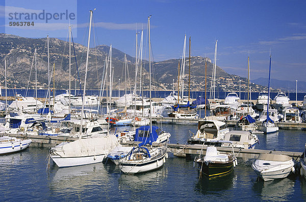 Hafen  St. Jean-Cap-Ferrat  Cap Ferrat  in der Nähe von Nizza  Alpes Maritimes  Provence  Cote d ' Azur  Côte d ' Azur  Frankreich  Mediterranean  Europa