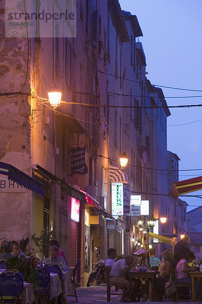 Altstadt bei Dämmerung  L'lle Rousse  Korsika  Frankreich  Europa