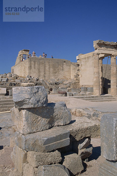 Die Ruinen der Akropolis von Lindos  archäologische Stätte auf der Insel Rhodos  Dodekanes  griechische Inseln  Griechenland  Europa