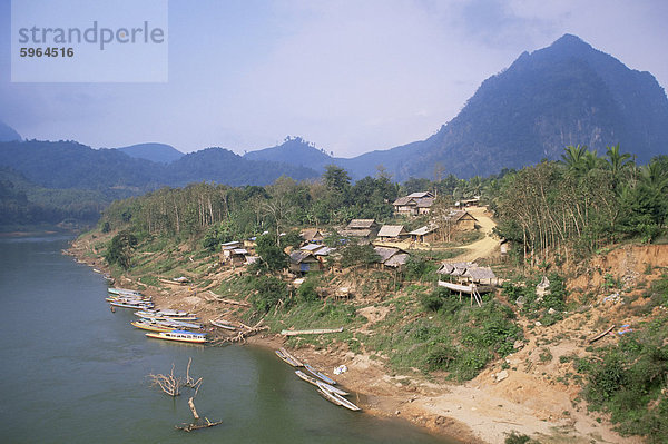 Landschaft  Muang Ngoy  Fluss Nam Ou  Laos  Indochina  Südostasien  Asien