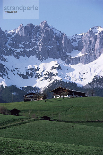 Kaiser Gebirge (Kaisergebirge) Mountain Range aus dem Süden  über Ellmau  Tirol (Tirol)  Österreichische Alpen  Österreich  Europa