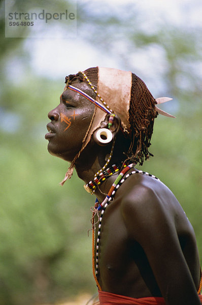 Mann in Samburu  Kenia  Ostafrika  Afrika