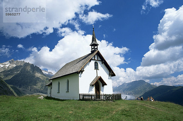 Bergkirche mit Blick auf den Aletschgletscher  Belalp  Brig  Wallis  Schweiz  Europa