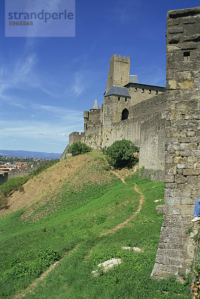 Die Mauern und Türme der Stadt Carcassonne  UNESCO-Weltkulturerbe  Languedoc Roussillon  Frankreich  Europa
