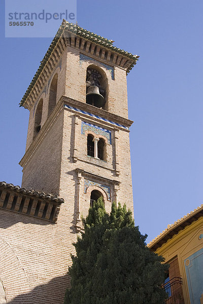 Bell Turm von Santa Anna Kirche  konvertiert vom Minarett der Moschee  den er ersetzte  Plaza Nueva  Granada  Andalusien  Spanien  Europa