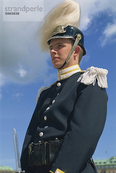 Porträt eines Royal Guard im königlichen Palast in Stockholm  Schweden  Skandinavien  Europa