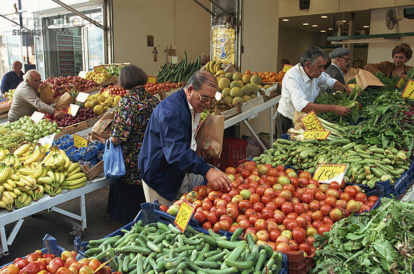 Obst und Gemüse Markt  Piräus  Athen  Griechenland  Europa
