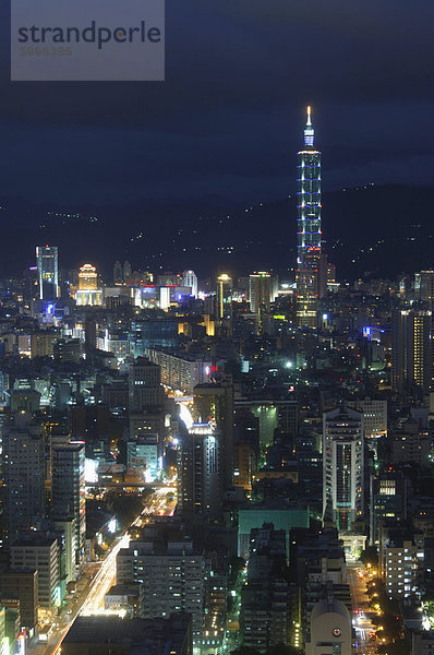 Blick auf die Stadt vom Observatorium Turm  Taipei City  Taiwan  Asien