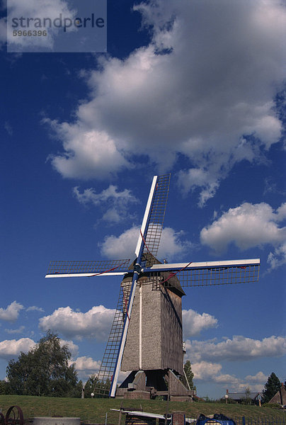 Windmühle in Lille  Nord Pas De Calais  Frankreich  Europa