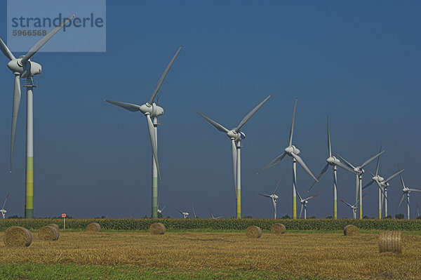 Windturbine Windrad Windräder Europa Deutschland Niedersachsen