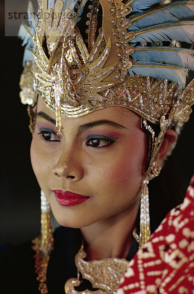 Porträt eines Tänzers in Jogjakarta  Java  Indonesien  Südostasien  Asien