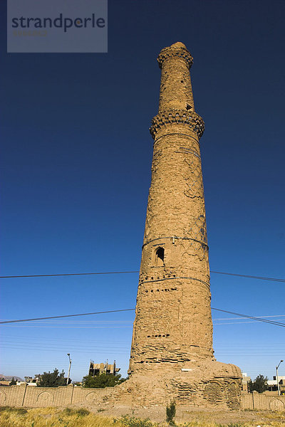 Minarett von Stahlseilen zu verhindern Einsturz  ein Projekt von UNESCO und lokale Experten im Jahr 2003 der Mousallah Komplex  Herat  Provinz Herat  Afghanistan  Asien unterstützt