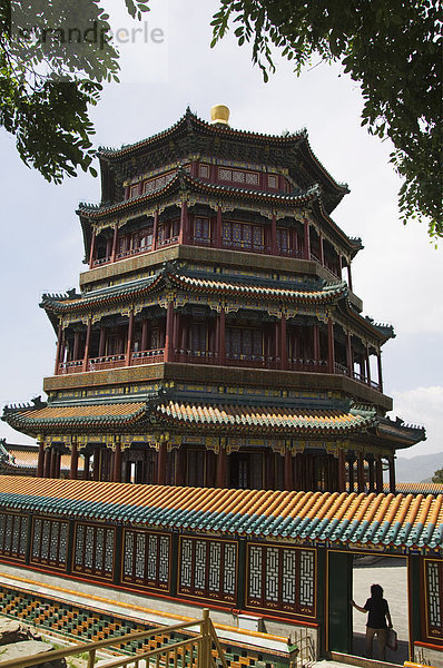 Turm der buddhistischen Weihrauch auf Langlebigkeit Hill  Yihe Yuan (Sommerpalast)  UNESCO Weltkulturerbe  Peking  China  Asien