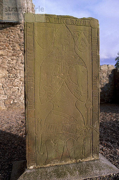 Schwere Platte von Ritter  Gilbert de Greenlaw  getötet in der Schlacht von Harlaw in 1411  Kinkell Kirche  Schottland  Vereinigtes Königreich  Europa