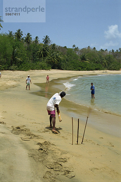 Cricket-am Strand  Back Bay  Tobago  Antillen  Karibik  Mittelamerika