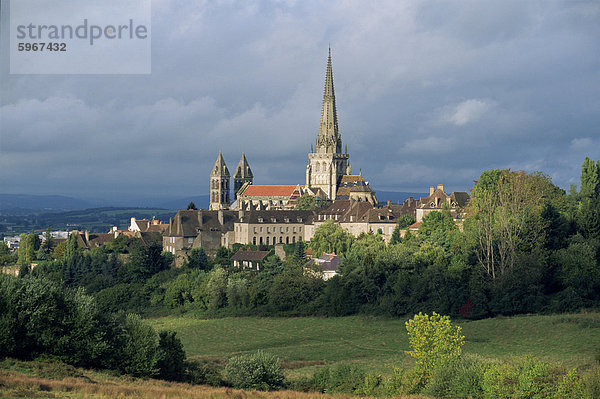 Die Kathedrale von St. Lazare in Autun in Burgund  Frankreich  Europa