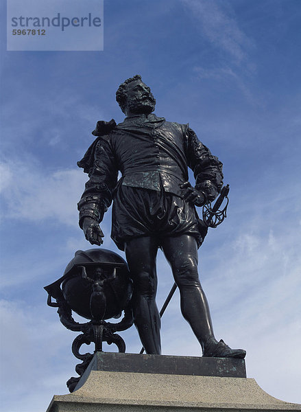 Statue von Sir Francis Drake  Hoe  Plymouth  Devon  England  Vereinigtes Königreich  Europa