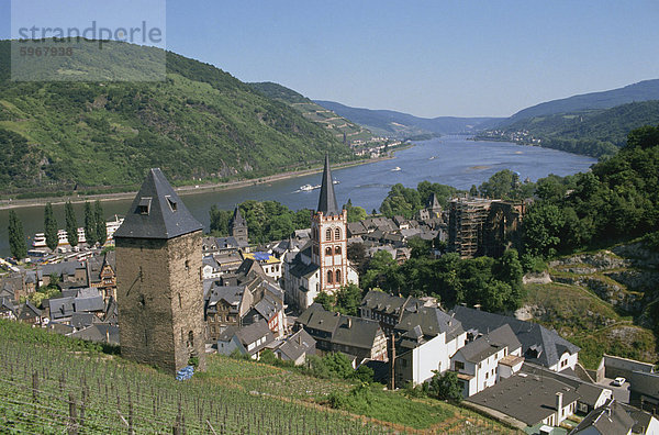 Luftaufnahme über der Stadt von Bacharach  Rhein  Rheinland-Pfalz  Deutschland  Europa
