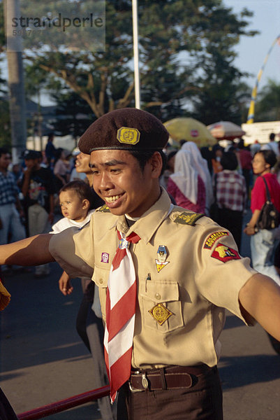 Schule marschieren Bänder auf des Sultans Geburtstag  Jogjakarta  Java  Indonesien  Südostasien  Asien